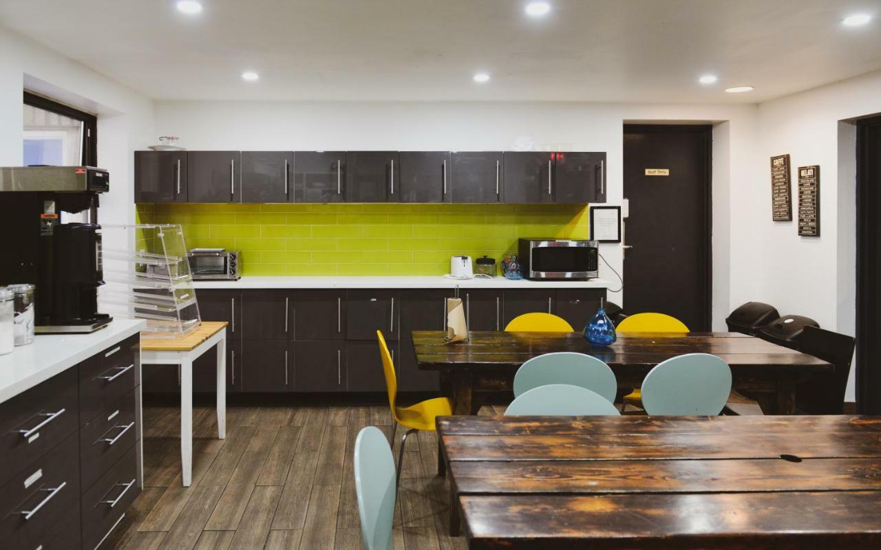 Kensington College Backpackers Hostel Toronto Bagian luar foto