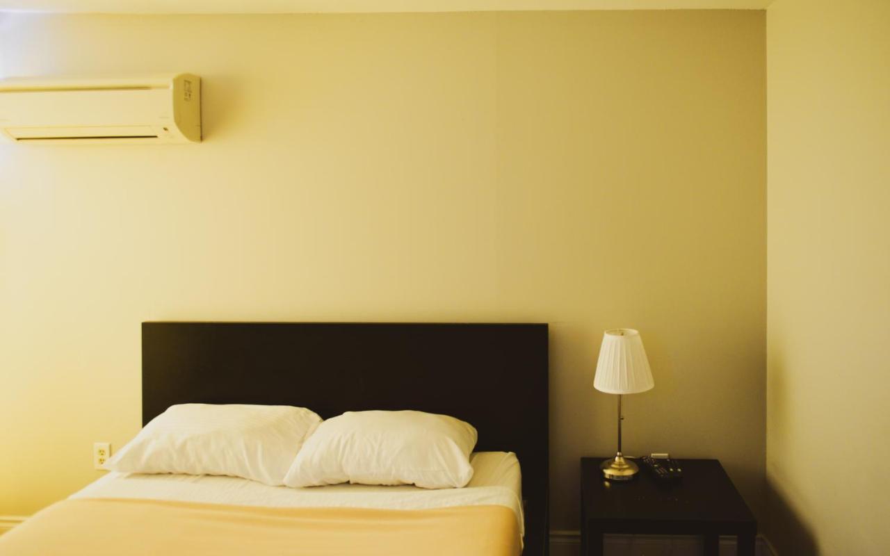 Kensington College Backpackers Hostel Toronto Bagian luar foto